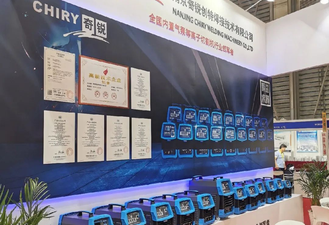 ��25���Ϻ���ɭչ���Ͼ����J�c��һ·ͬ��